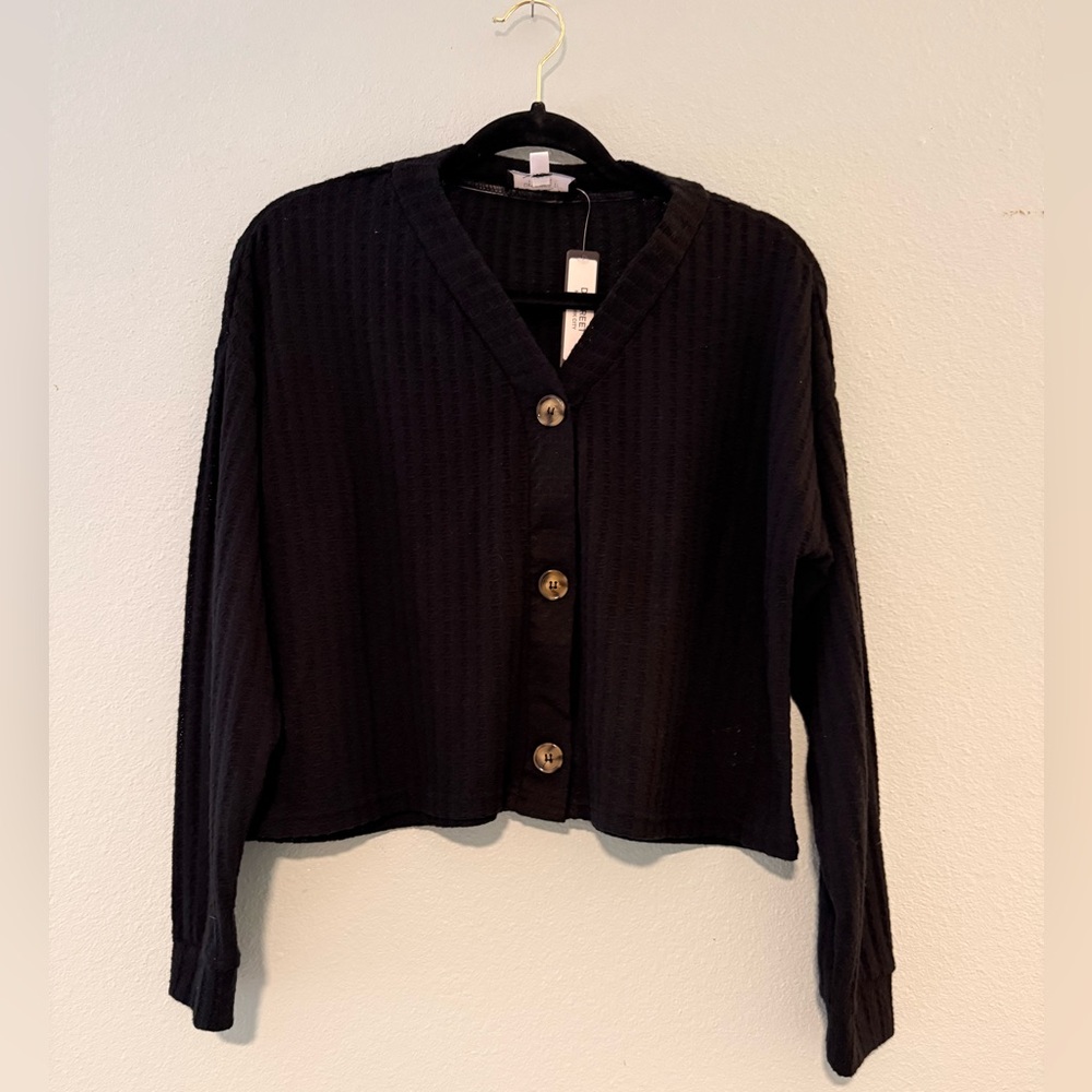 Discreet New York City Cropped Cardigan Size Large. NWT